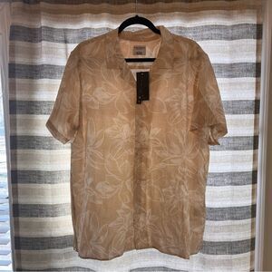 Distortion Tan And‎ White Floral Button Down Shirt Size Large